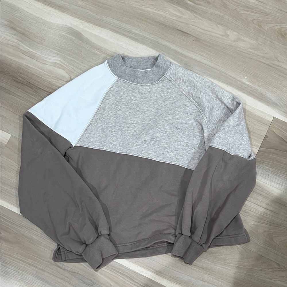 Abercrombie & Fitch Gray and Brown Colorblock Sweater